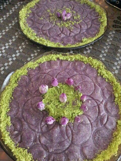 حلوای گل سرخ و گردو