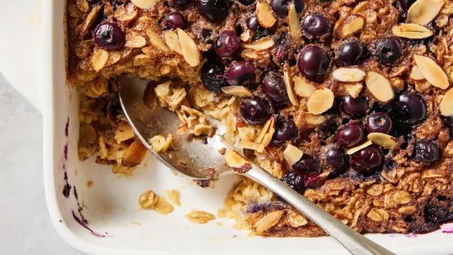 اوتمیل (بلغور جو دوسر) پخته شده (Baked Oatmeal) 