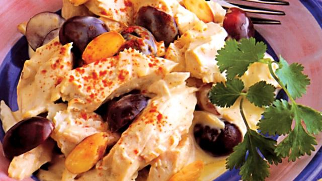 سالاد مخصوص با مرغ و انگور