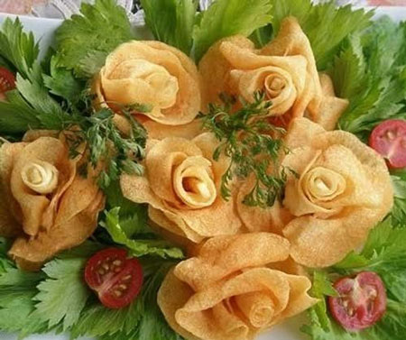 آموزش تصویری: تزیین سیب زمینی به شکل گل رز