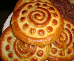 طرز پخت کلوچه فومن