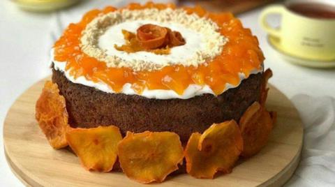 کیک خرمالو  و بادام