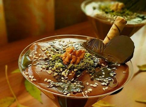 دسر خرما کرم کنجد گردو