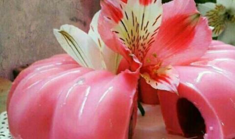 کرم دنت توت فرنگی با ژله