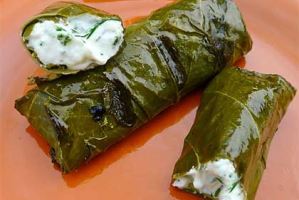 دلمه برگ مو را مخصوص صبحانه درست کنید
