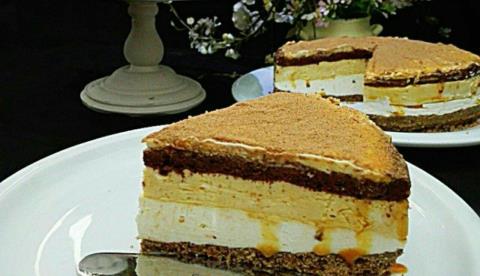 چیز کیک چند لایه تاکسیدو