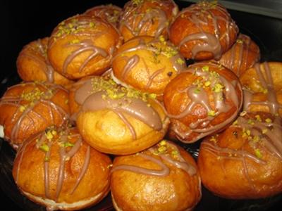پیراشکی پفی کرمدار