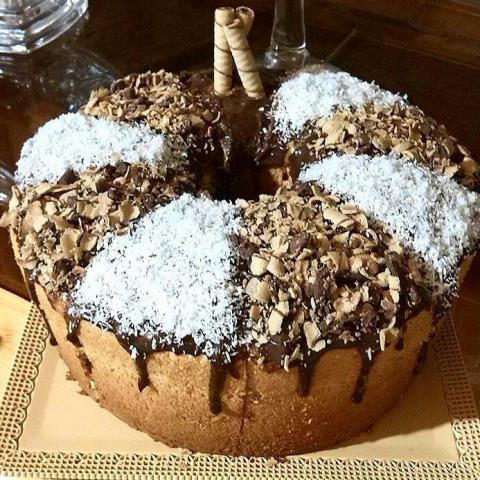 کیک اسفنجی با رویه گاناش