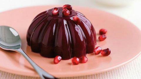 ژله انار با کرم هل و پسته