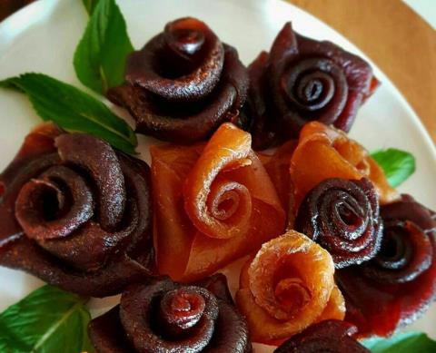 لواشک انار به شکل گل رز