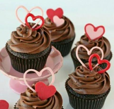 کاپ کیک های قلبی شکلاتی