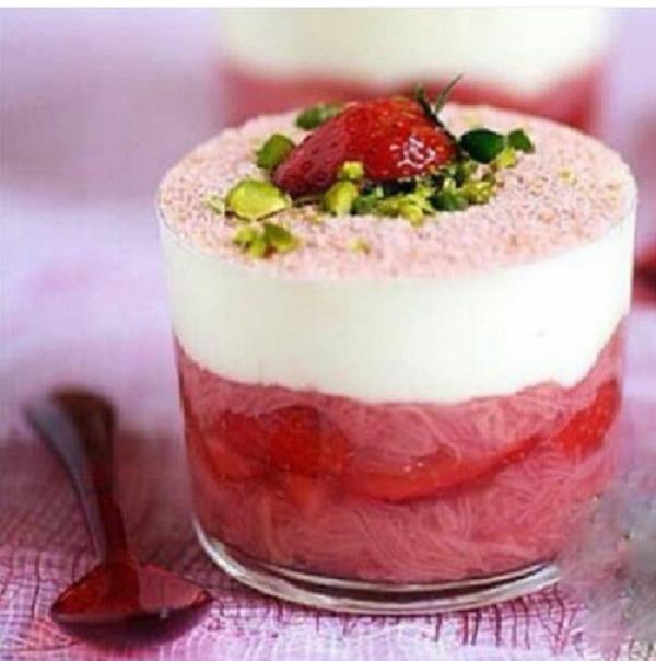 بستنی فالوده با ژله میوه ای