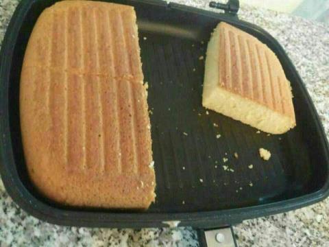 کیک در تابه چدنی دو طرفه