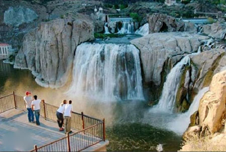 جذاب ترین آبشارهای دنیا در آمریکا+عکس