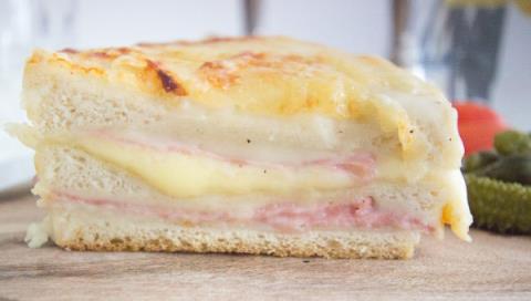 کیک پنیر و ژامبون