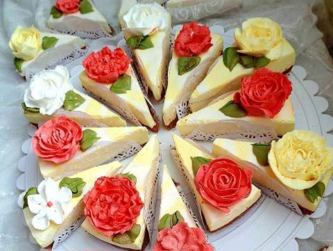 چیز کیک با پایه بیسکوییت