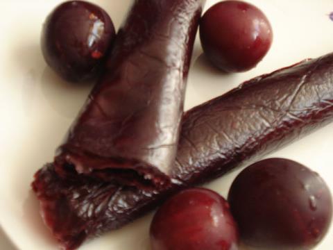 تهیه لواشک انار و به در فر