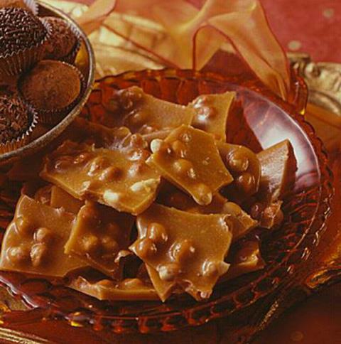 شکلات بادام زمینی