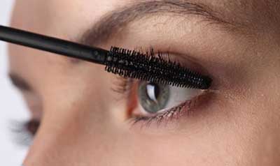  نکات طلایی برای جلوگیری از چسبیدن مژه ها هنگام ریمل زدن 