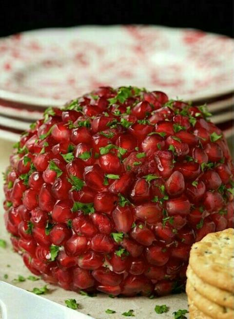 توپ نان و پنیر و گردو با روکش انار