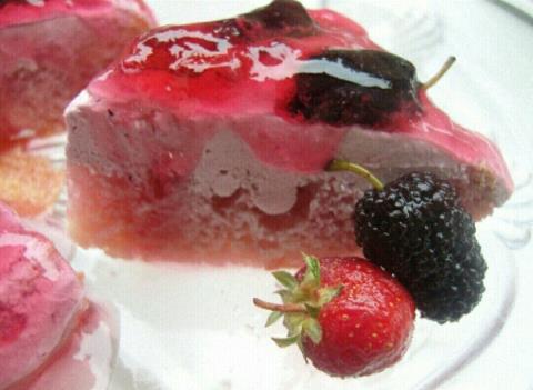 کیک ژله ای قرمز