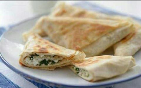 دستپیچ اسفناج و پنیر