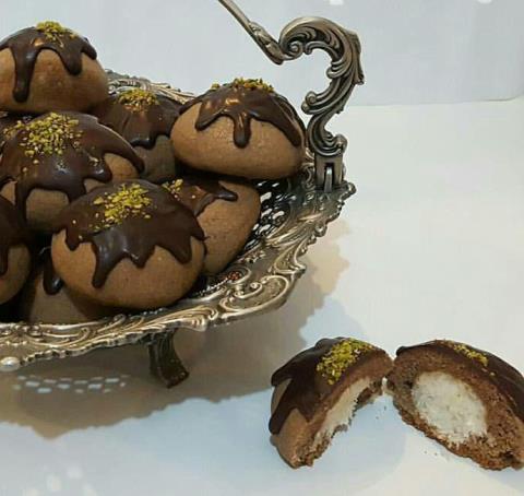 شیرینی شکلاتی با مغز نارگیل