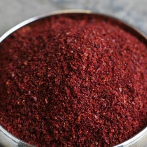 خواص  دارویی سماق : سینی از هفت سین