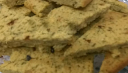 طرز تهیه نان ذرت با سبزی