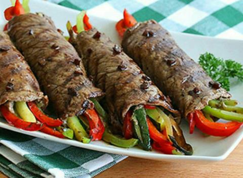 رول استیک با سس بالزامیک