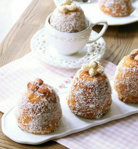 کاپ کیک نارگیلی با رویه مغز